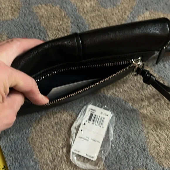 Coach black leather wristlet bag - Picture 3 of 9